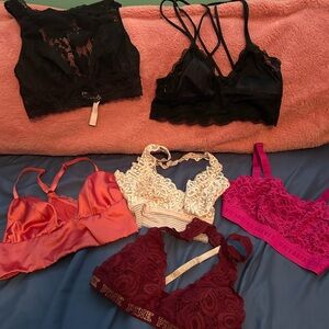 Victoria Secrets / Pink bralettes